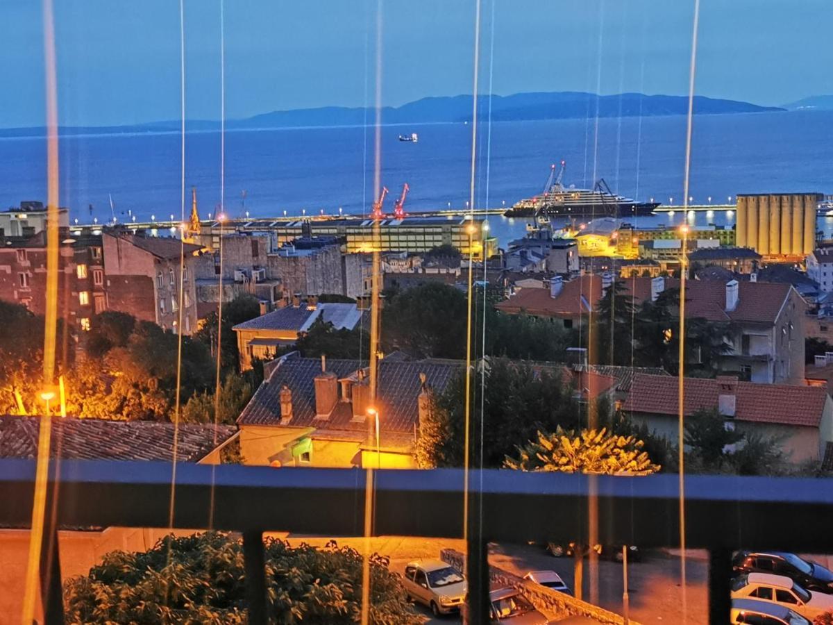 Leelee Apartment Rijeka Exterior foto